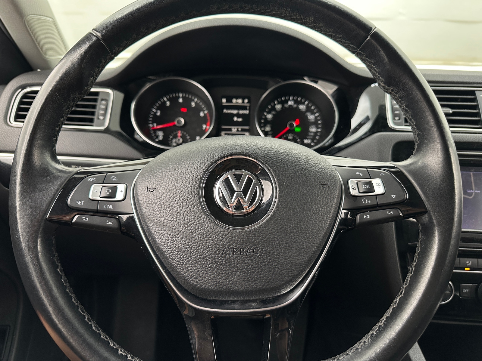 Thumbnail: 2017 Volkswagen Jetta - 4