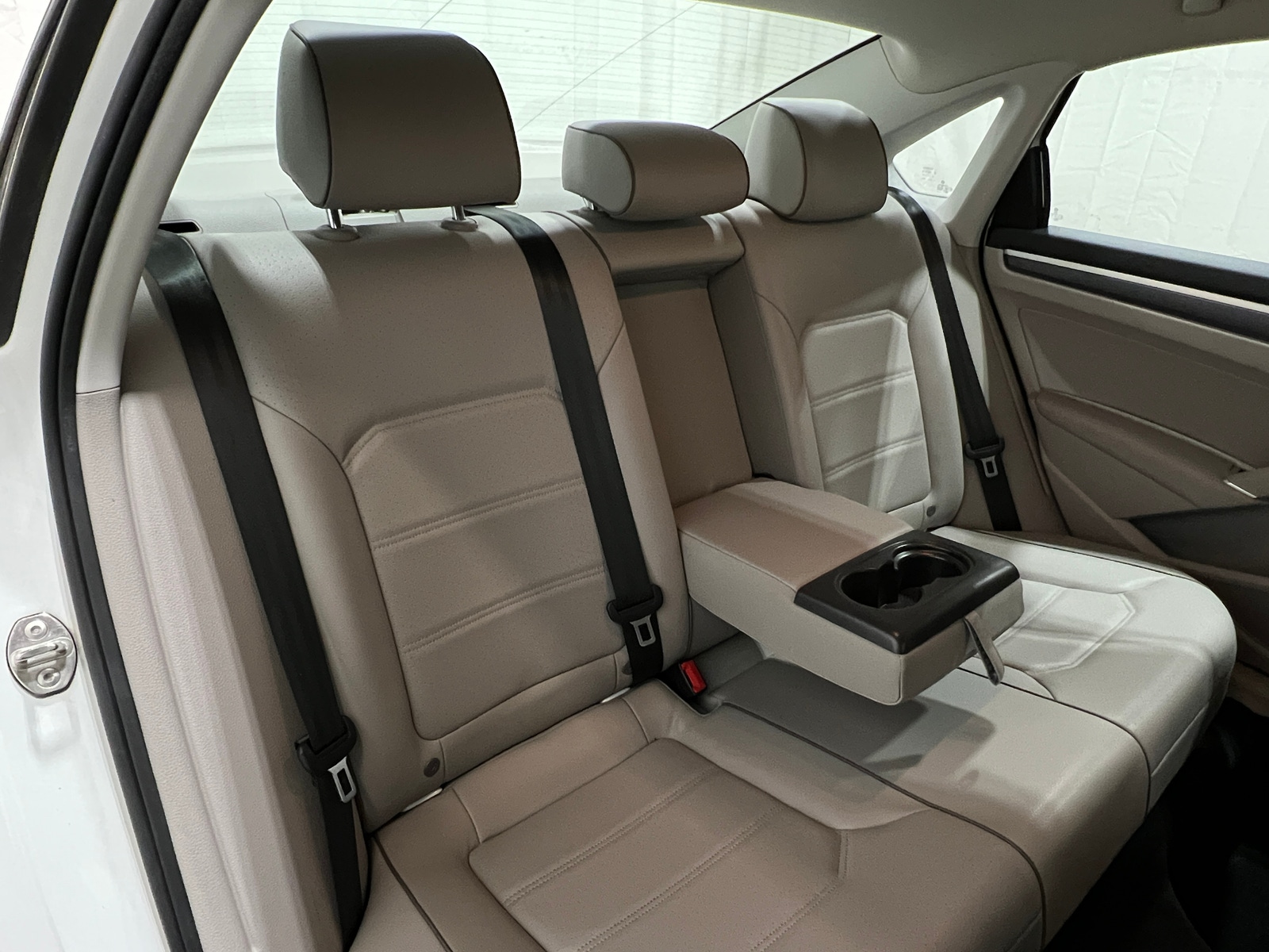 Thumbnail: 2018 Volkswagen Passat - 5