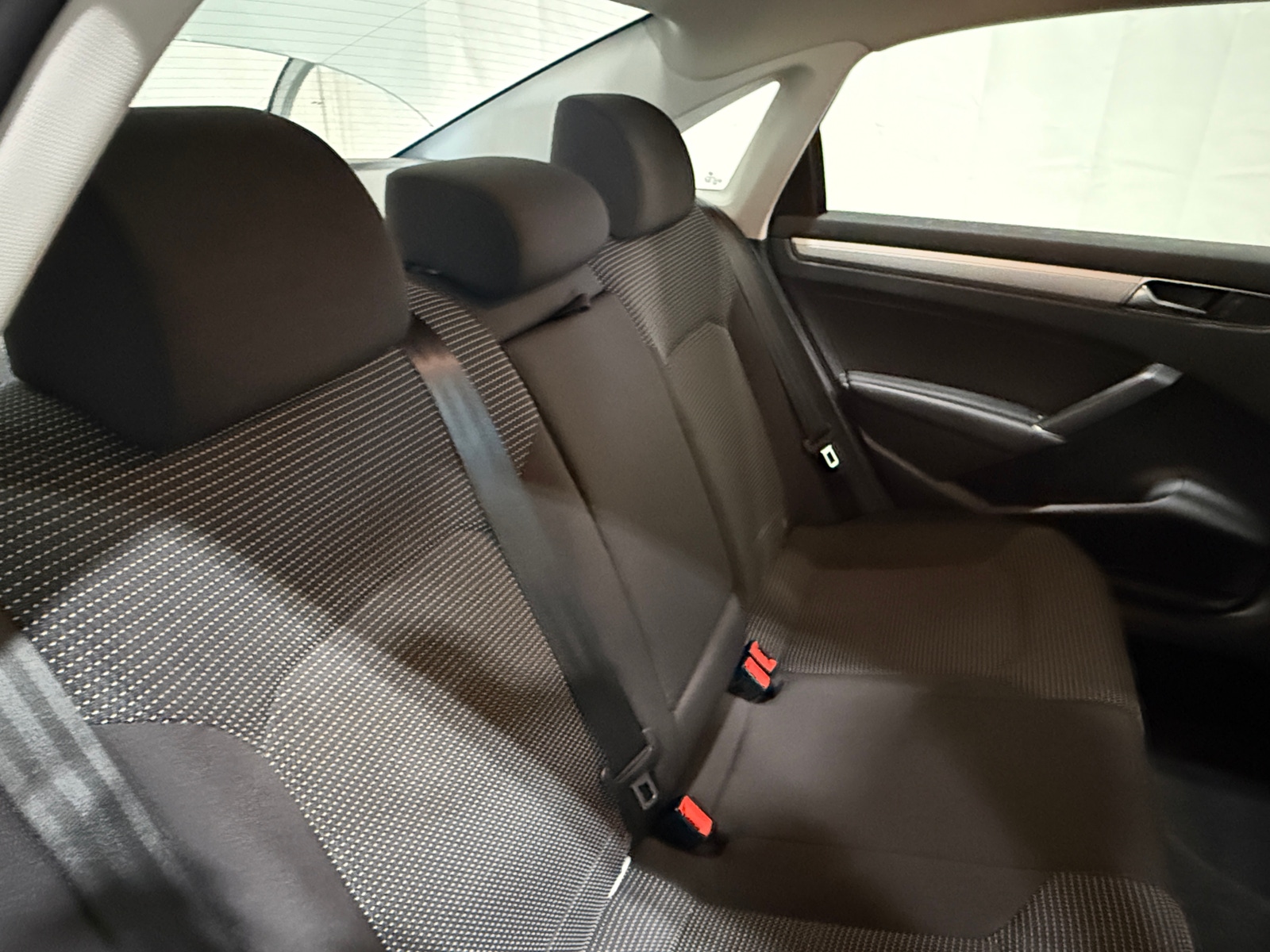 Thumbnail: 2017 Volkswagen Passat - 6