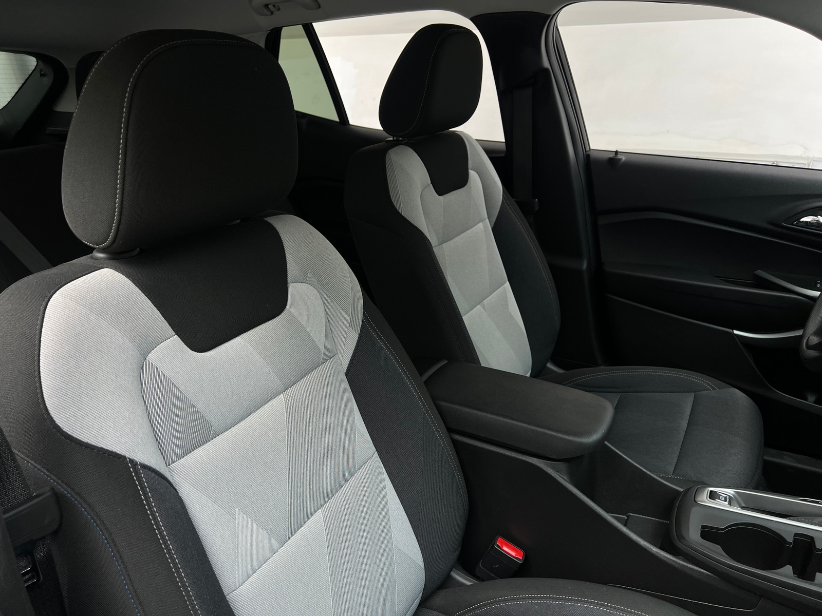 Thumbnail: 2025 Chevrolet Trax - 2