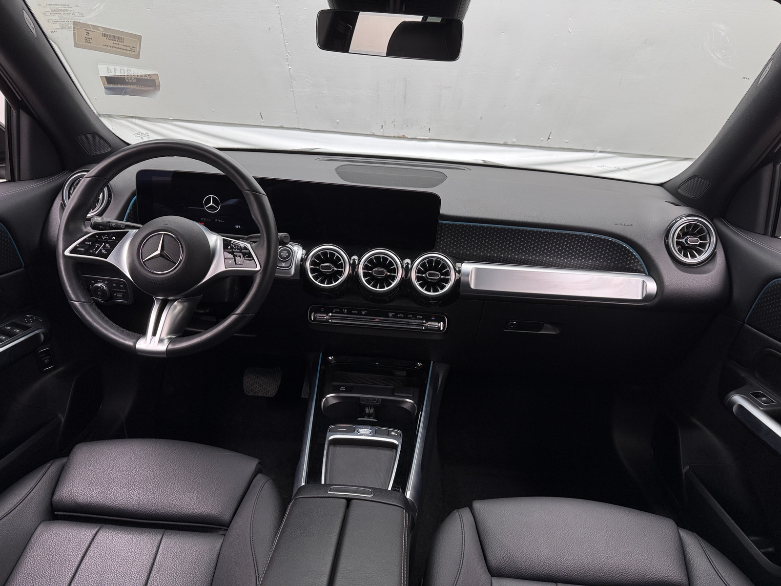 Thumbnail: 2025 Mercedes-Benz GLB - 2