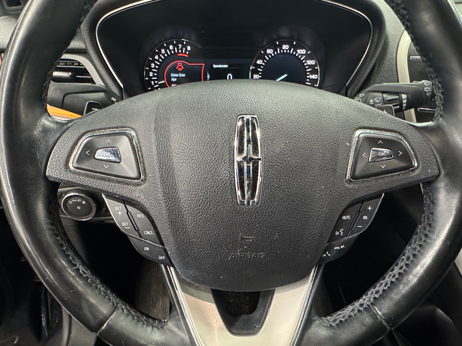 Thumbnail: 2018 Lincoln MKC - 4