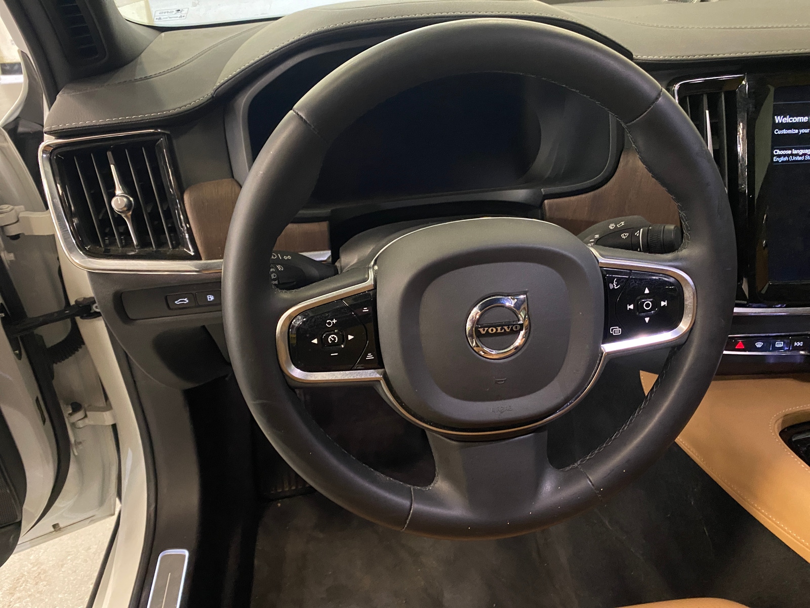 Thumbnail: 2024 Volvo S90 - 4