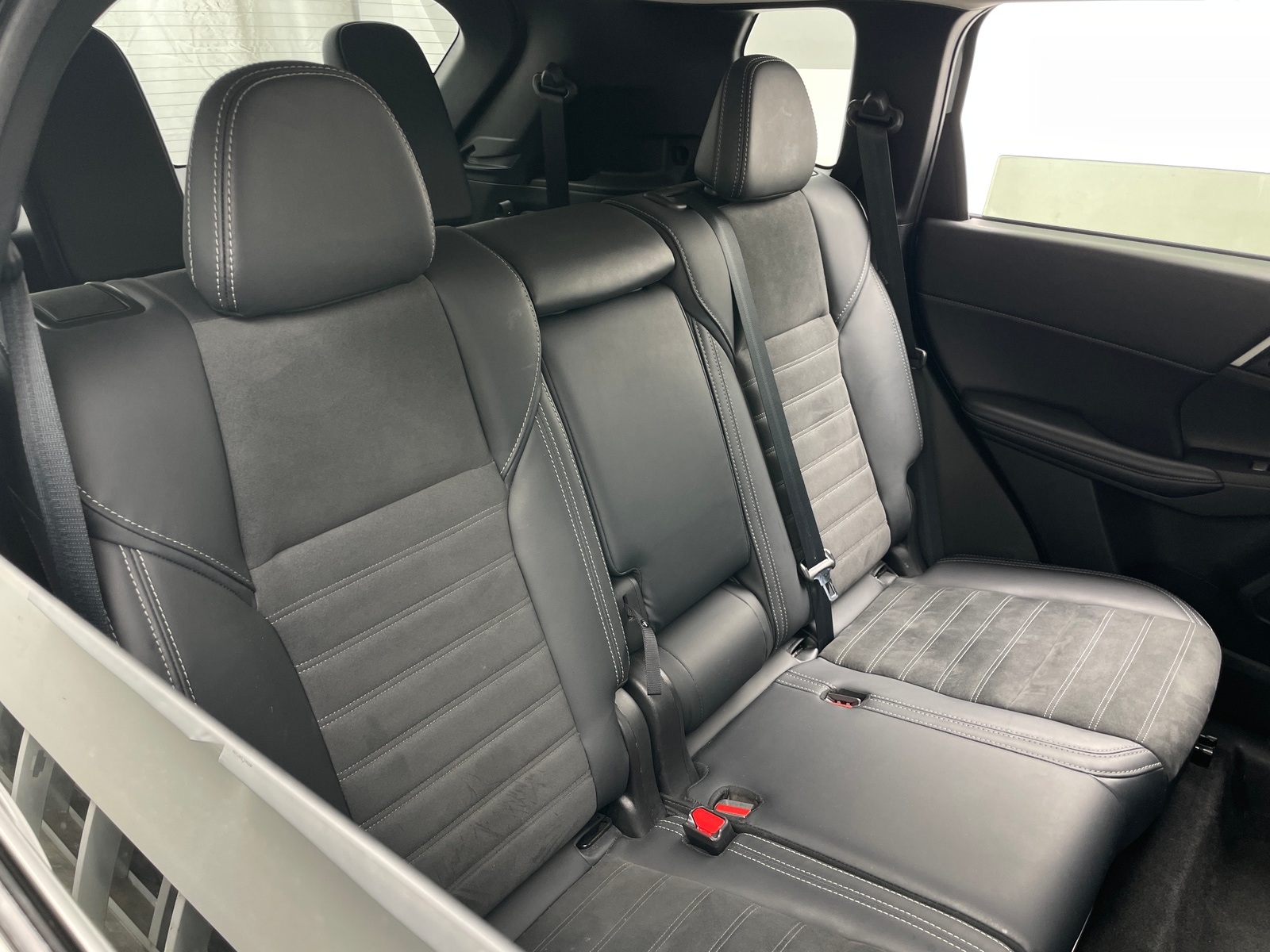 Thumbnail: 2024 Mitsubishi Outlander - 5