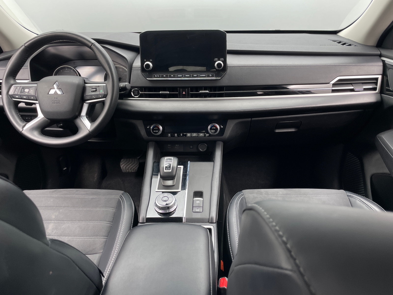 Thumbnail: 2024 Mitsubishi Outlander - 2