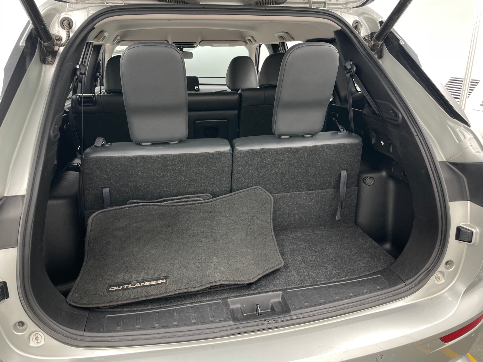 Thumbnail: 2024 Mitsubishi Outlander - 6