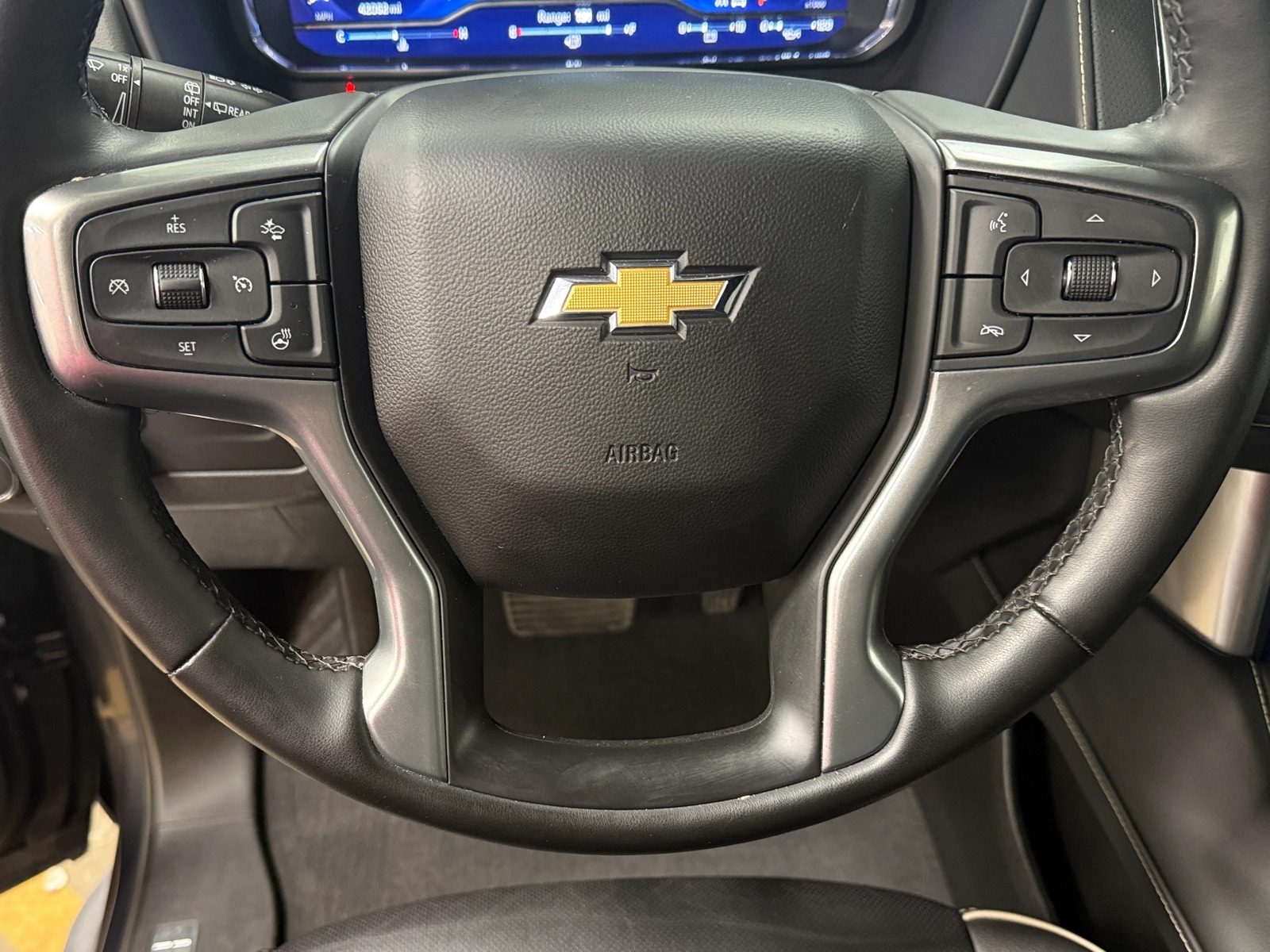 Thumbnail: 2023 Chevrolet Tahoe - 4