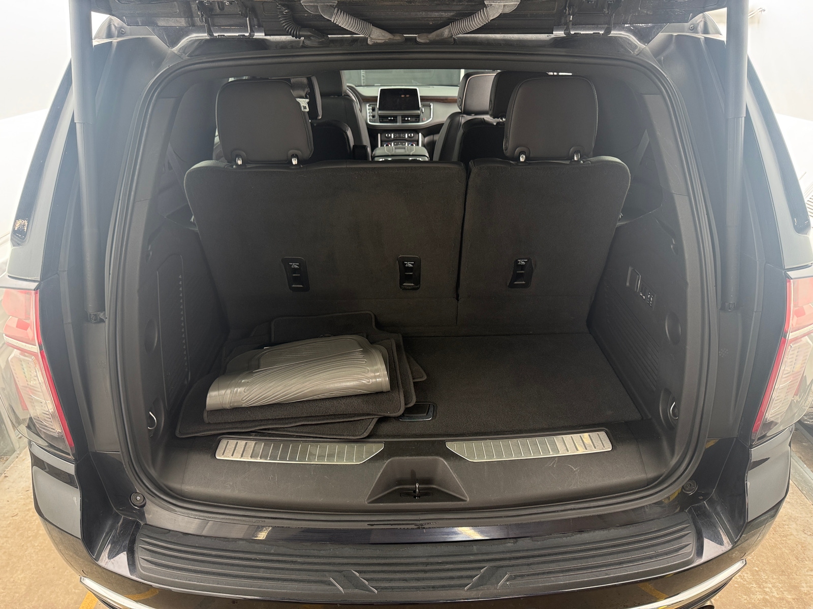 Thumbnail: 2023 Chevrolet Tahoe - 6