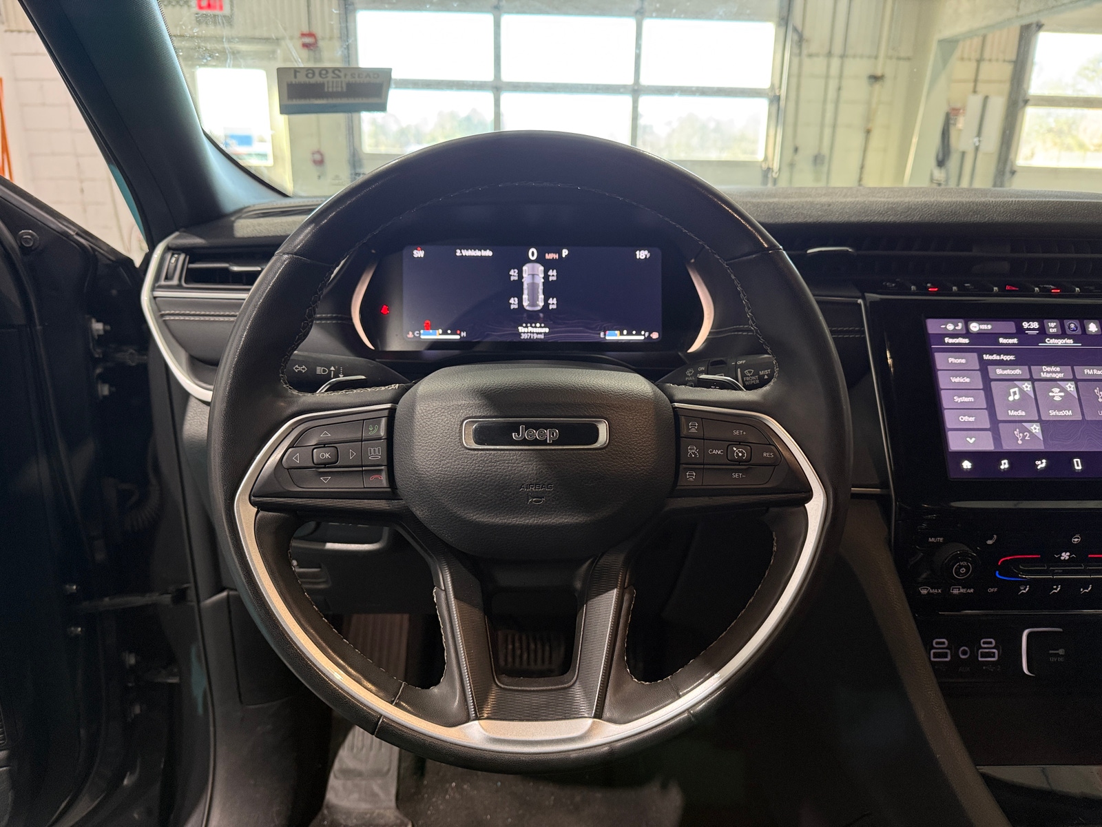 Thumbnail: 2023 Jeep Grand Cherokee - 5