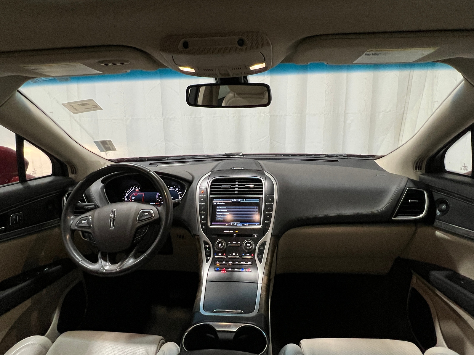 Thumbnail: 2016 Lincoln MKX - 2