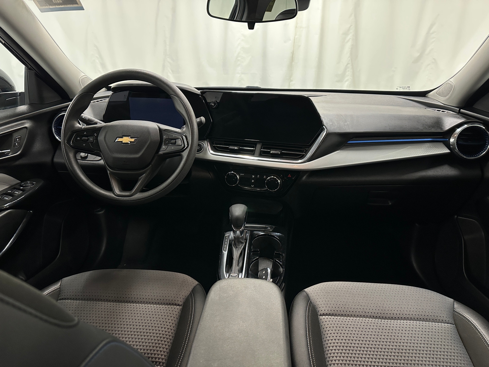 Thumbnail: 2025 Chevrolet Trax - 3