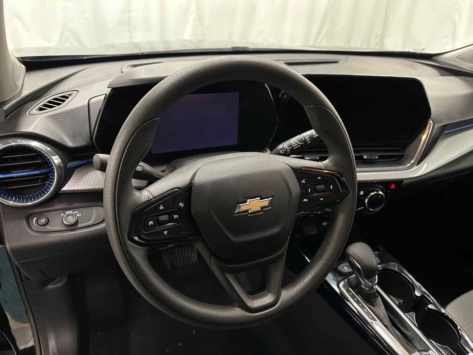 Thumbnail: 2025 Chevrolet Trax - 5