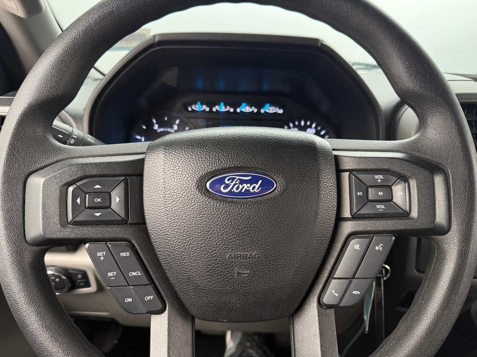 Thumbnail: 2017 Ford Econoline - 4