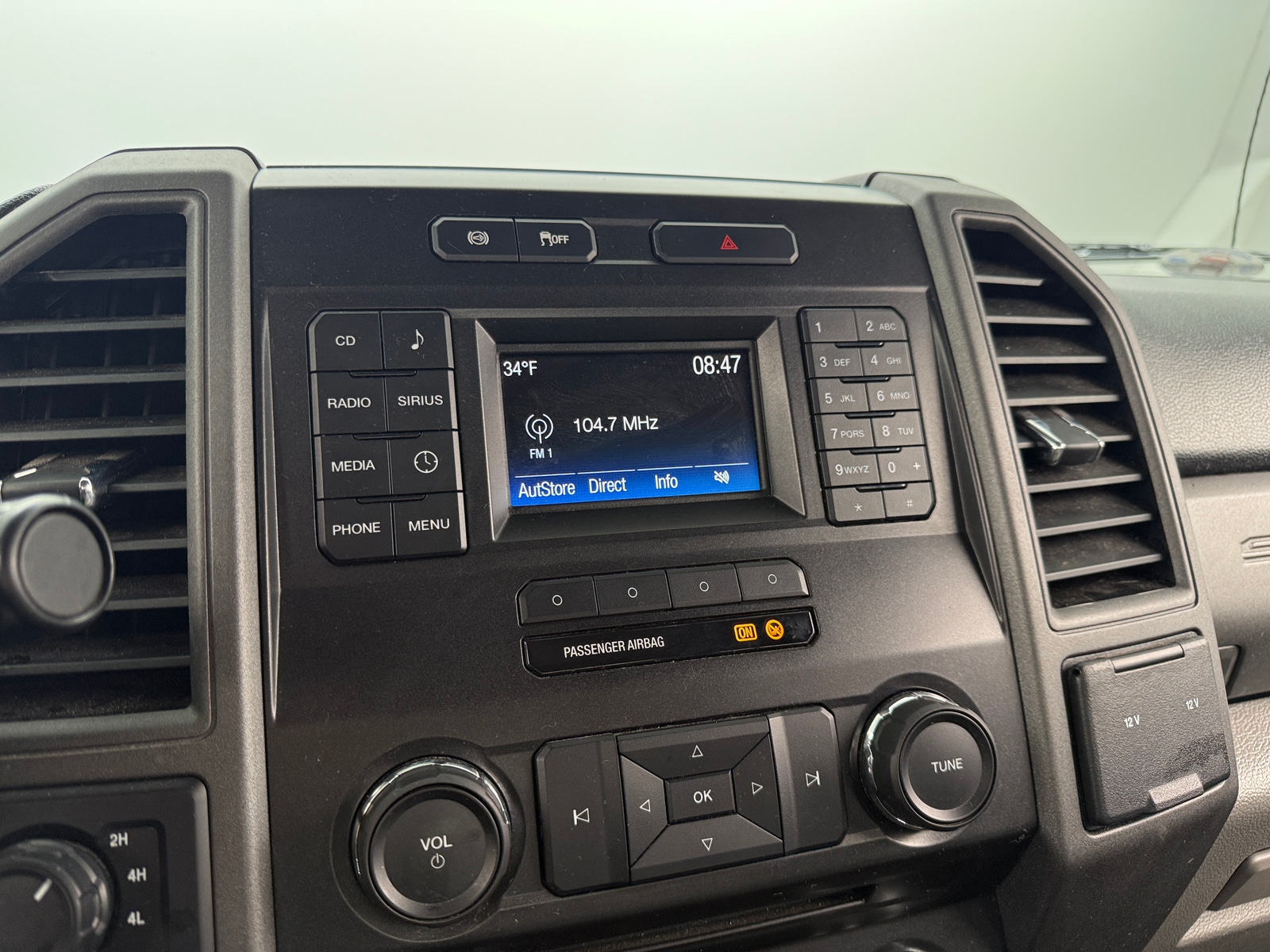 Thumbnail: 2017 Ford Econoline - 3