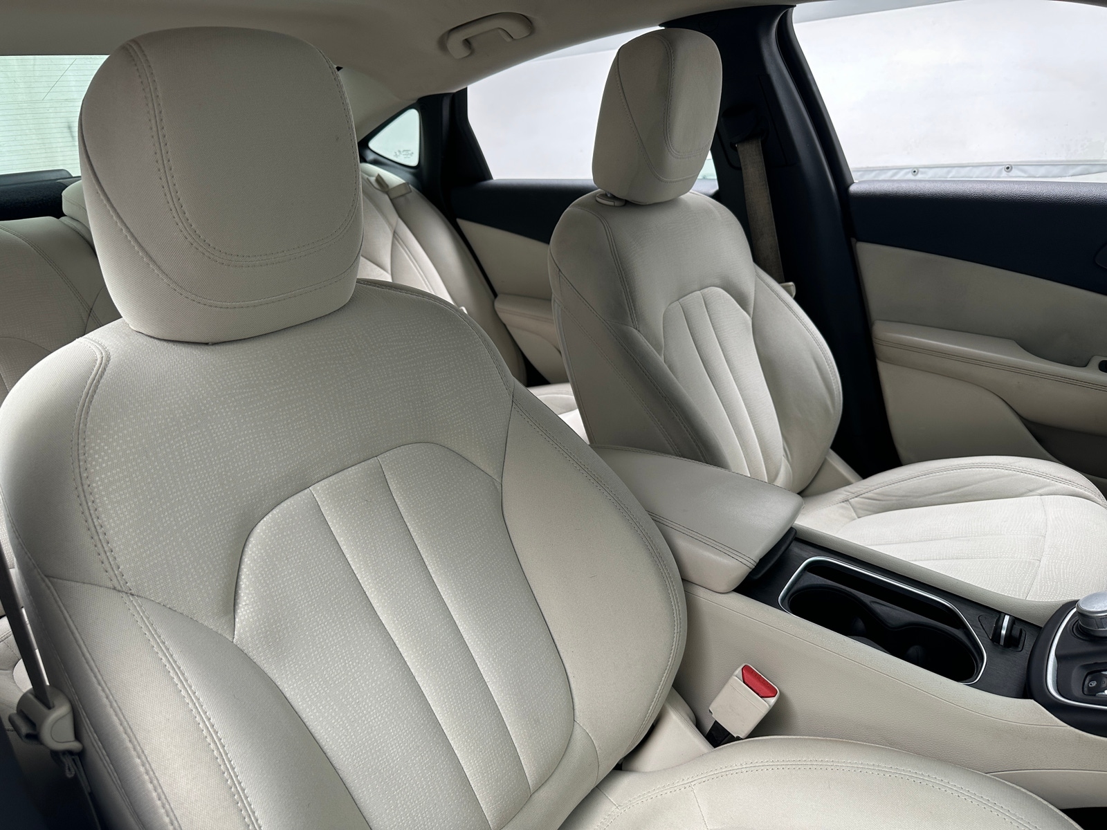 Thumbnail: 2015 Chrysler 200 - 2