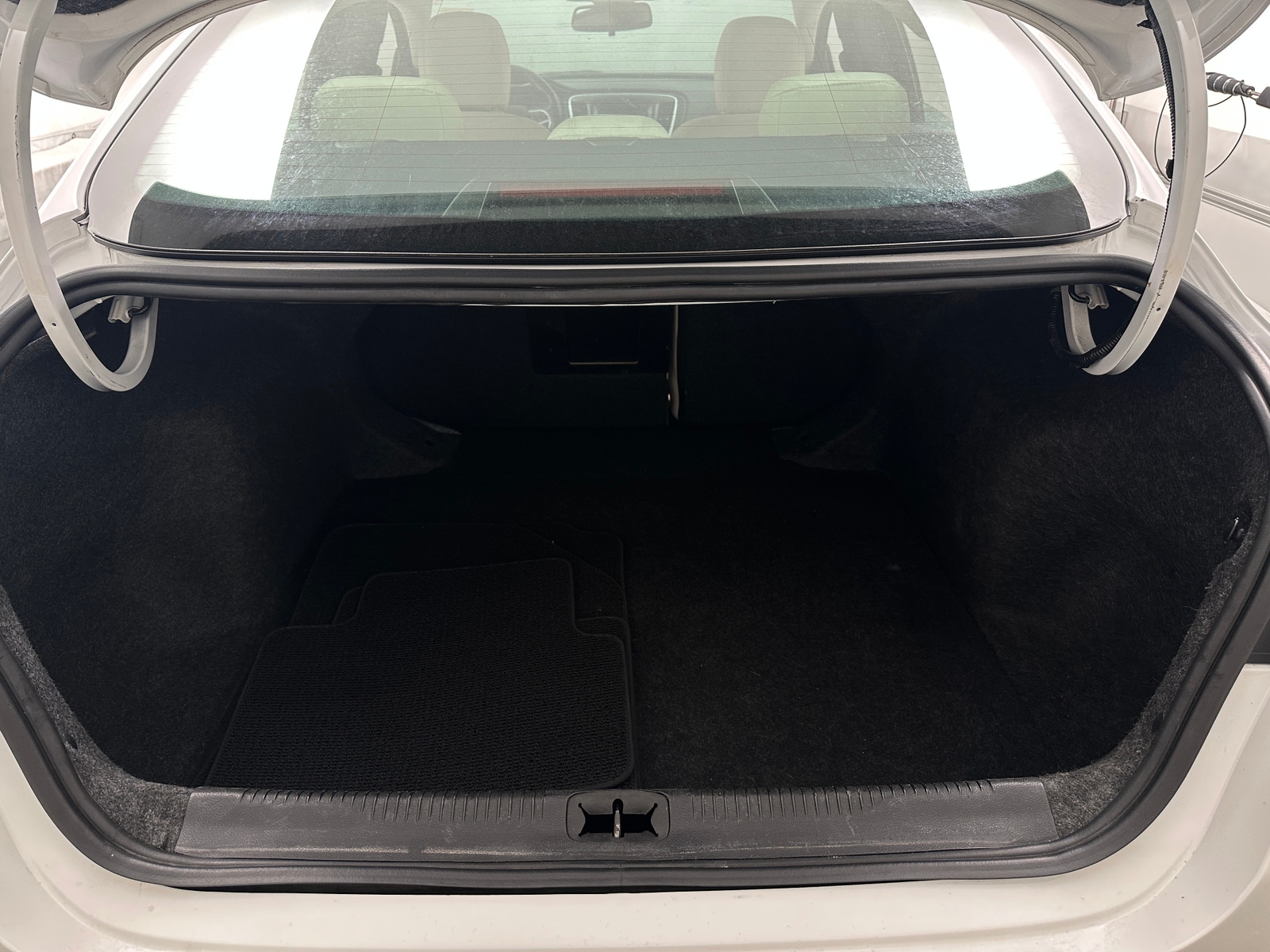 Thumbnail: 2015 Chrysler 200 - 7