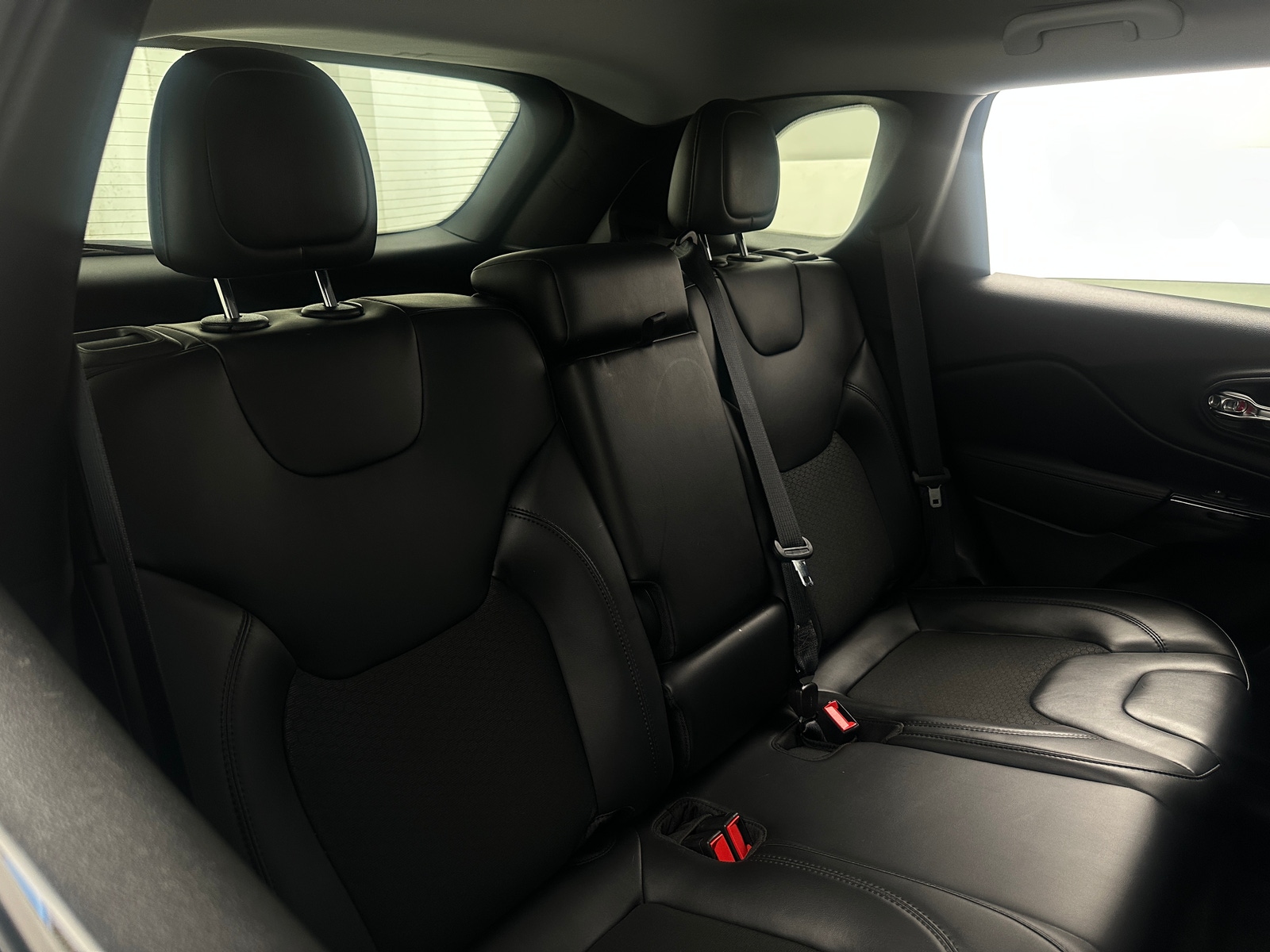 Thumbnail: 2020 Jeep Cherokee - 5