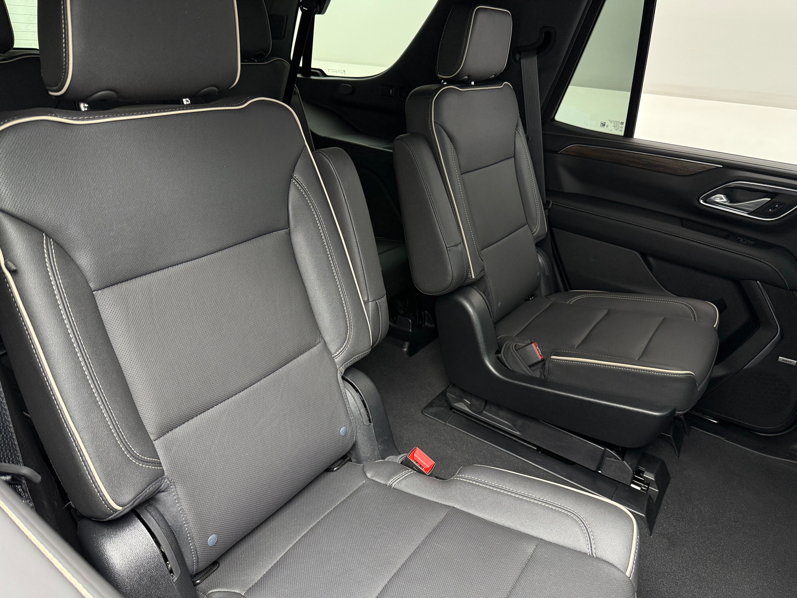 Thumbnail: 2023 Chevrolet Tahoe - 5