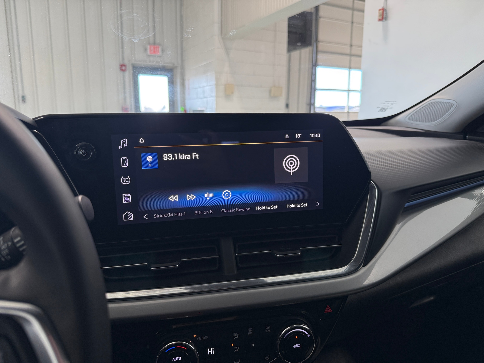 Thumbnail: 2025 Chevrolet Trax - 4