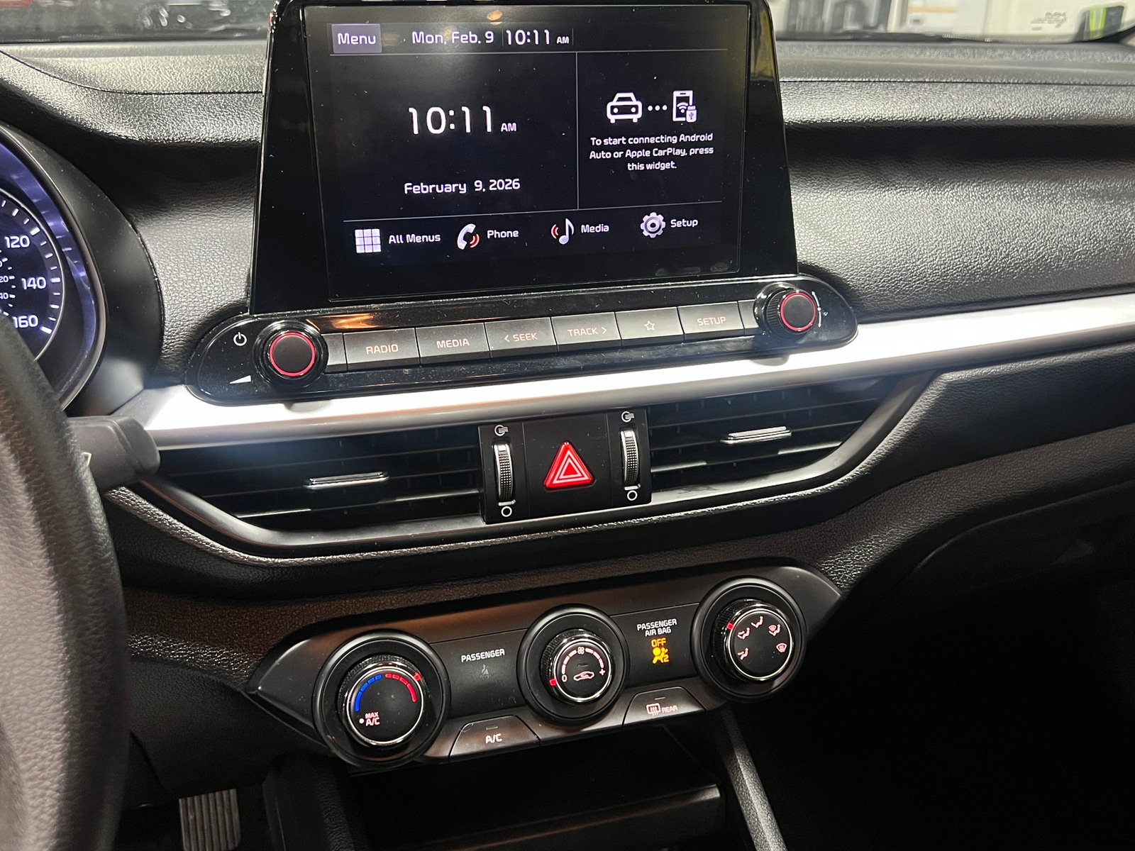 Thumbnail: 2024 Kia Forte - 4