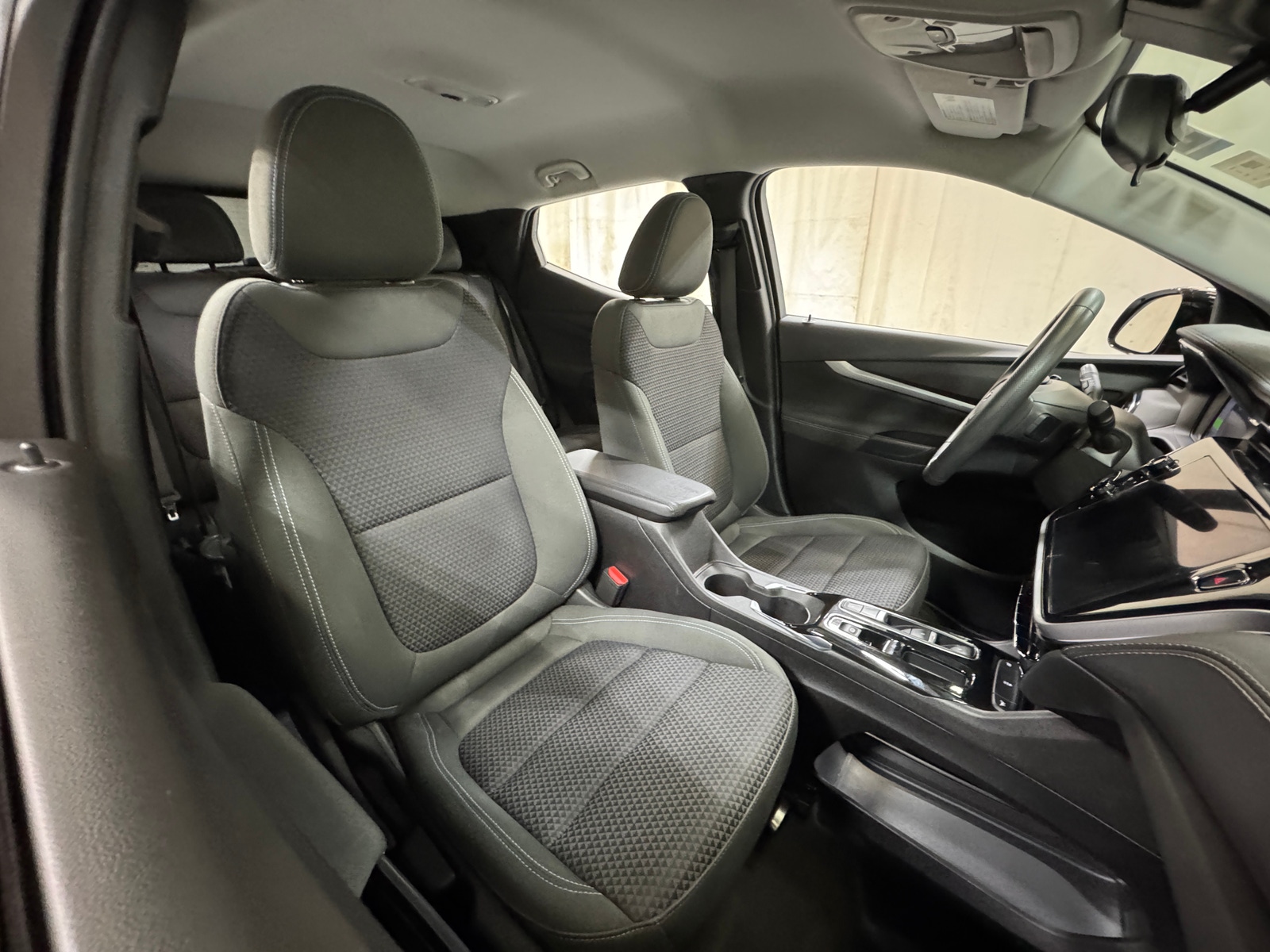 Thumbnail: 2023 Chevrolet Bolt EUV - 2