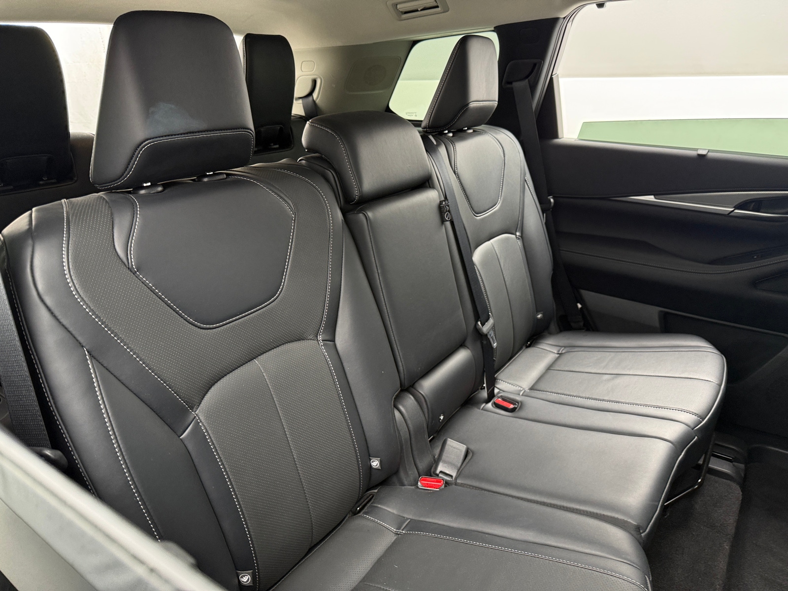 Thumbnail: 2023 INFINITI QX60 - 5