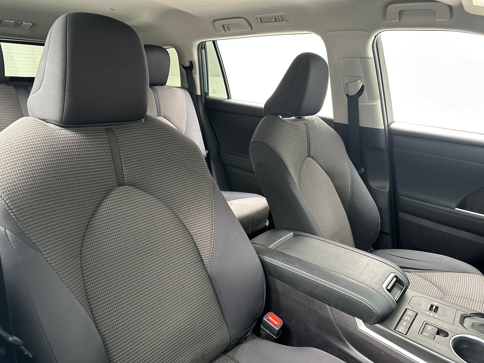 Thumbnail: 2022 Toyota Highlander - 2