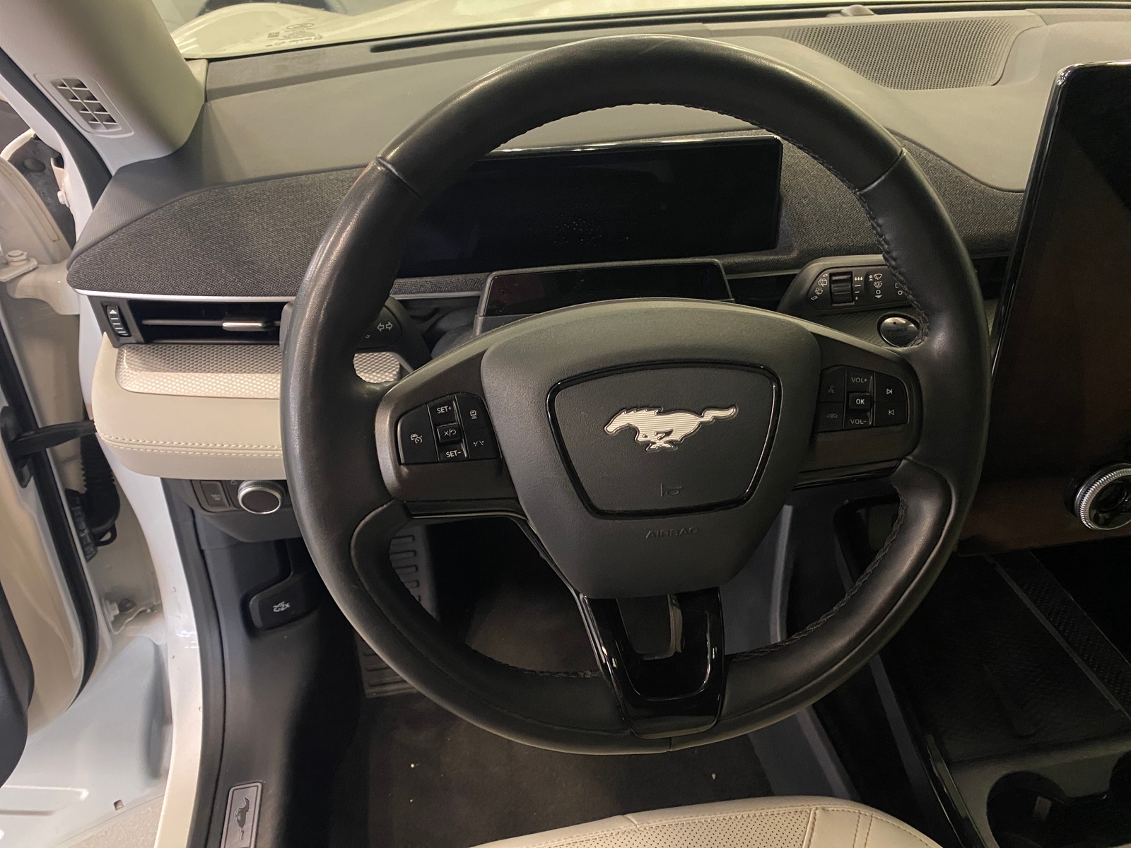 Thumbnail: 2022 Ford Mustang Mach-E - 4