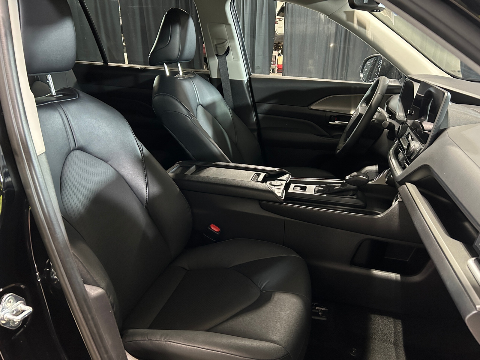 Thumbnail: 2025 Toyota Grand Highlander - 2