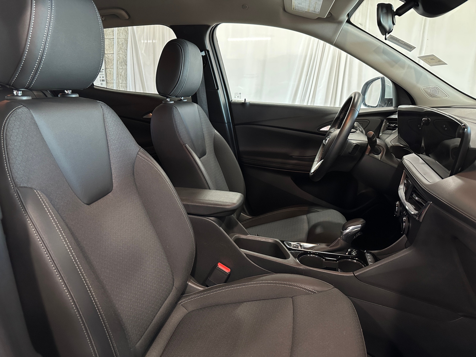 Thumbnail: 2025 Buick Encore GX - 2