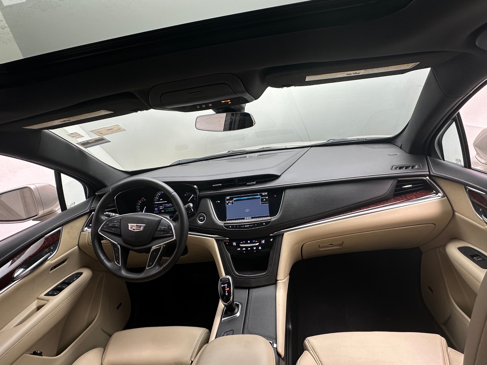 Thumbnail: 2017 Cadillac XT5 - 2