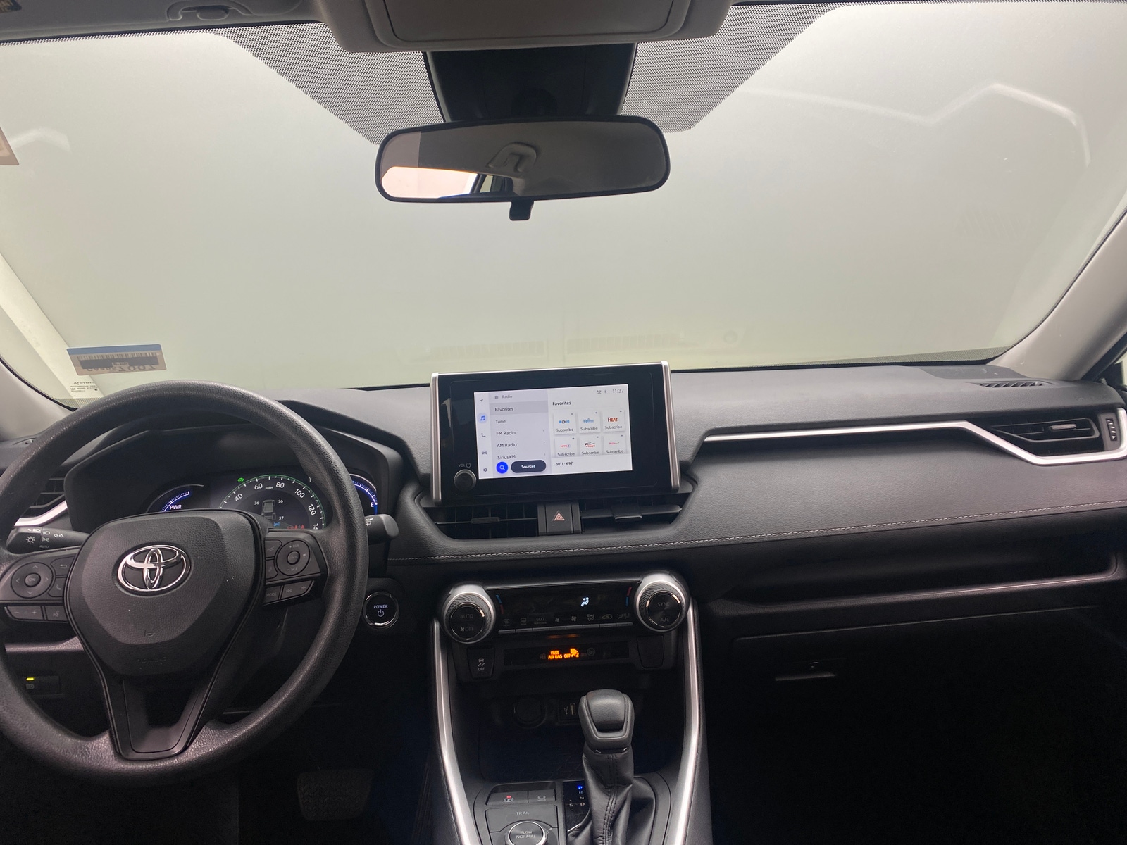 Thumbnail: 2025 Toyota RAV4 - 3