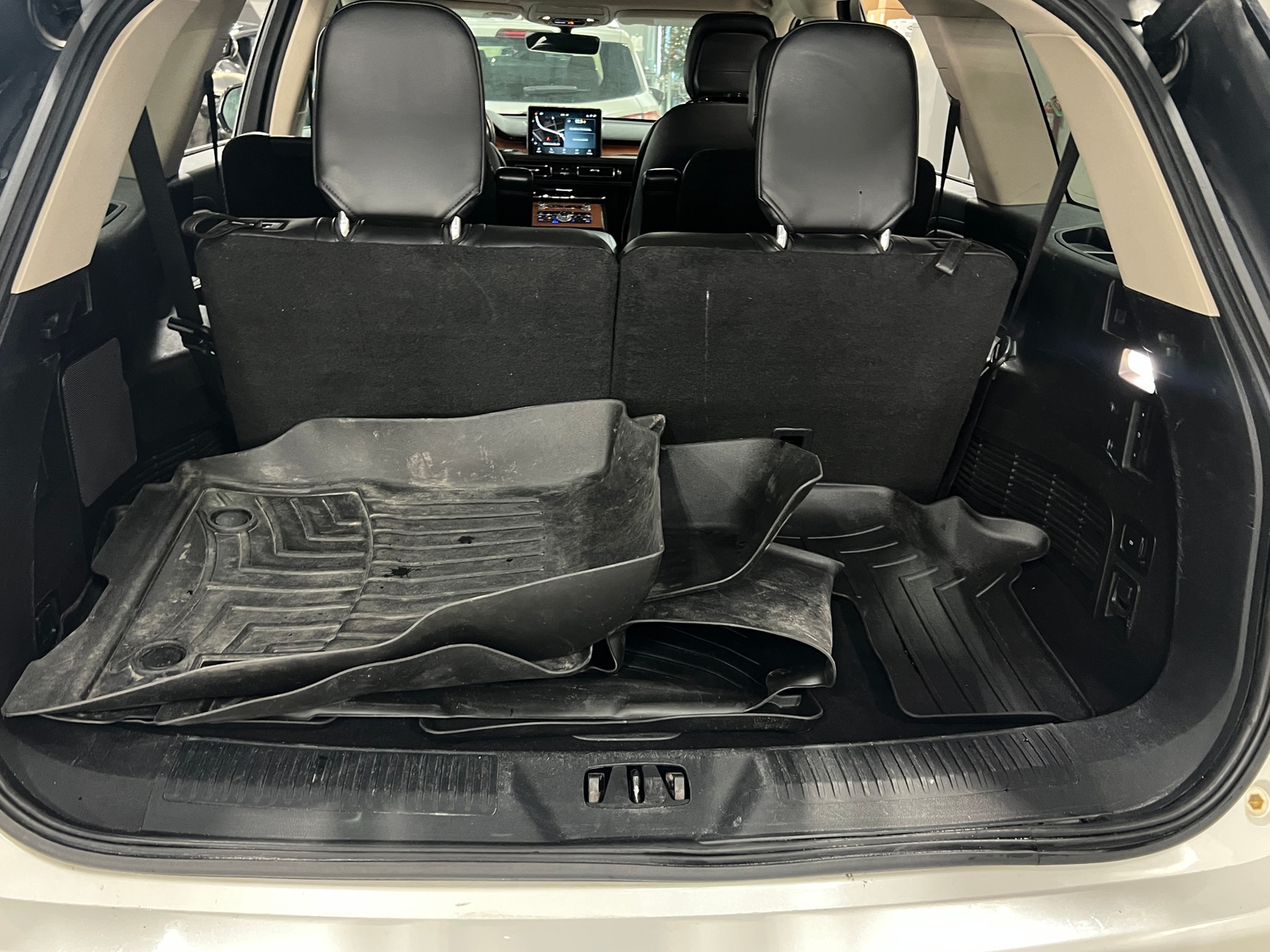 Thumbnail: 2020 Lincoln Aviator - 6