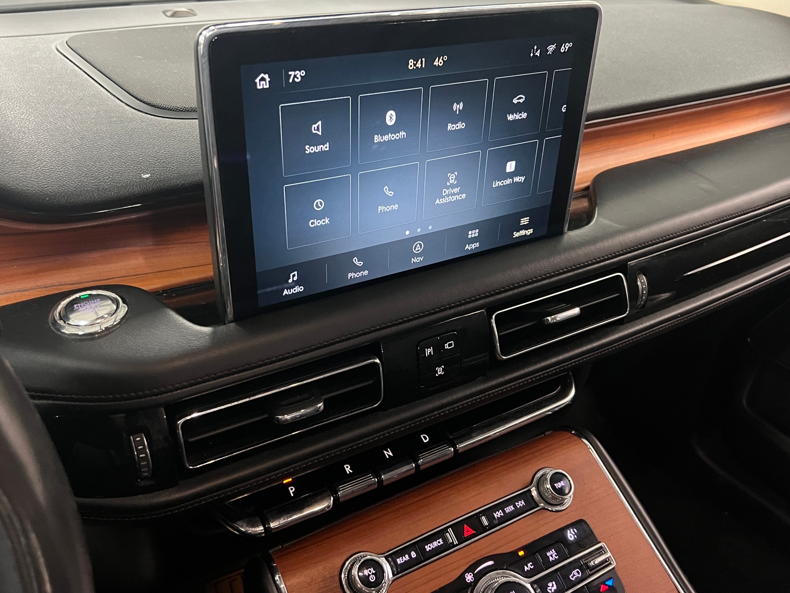 Thumbnail: 2020 Lincoln Aviator - 3