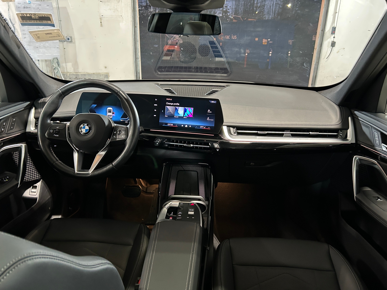 Thumbnail: 2025 BMW X1 - 2