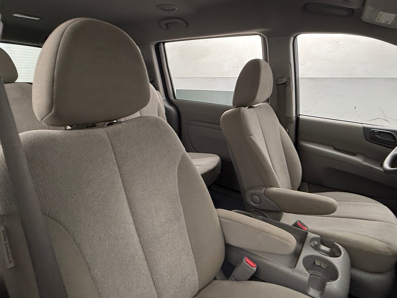 Thumbnail: 2011 Kia Sedona - 2