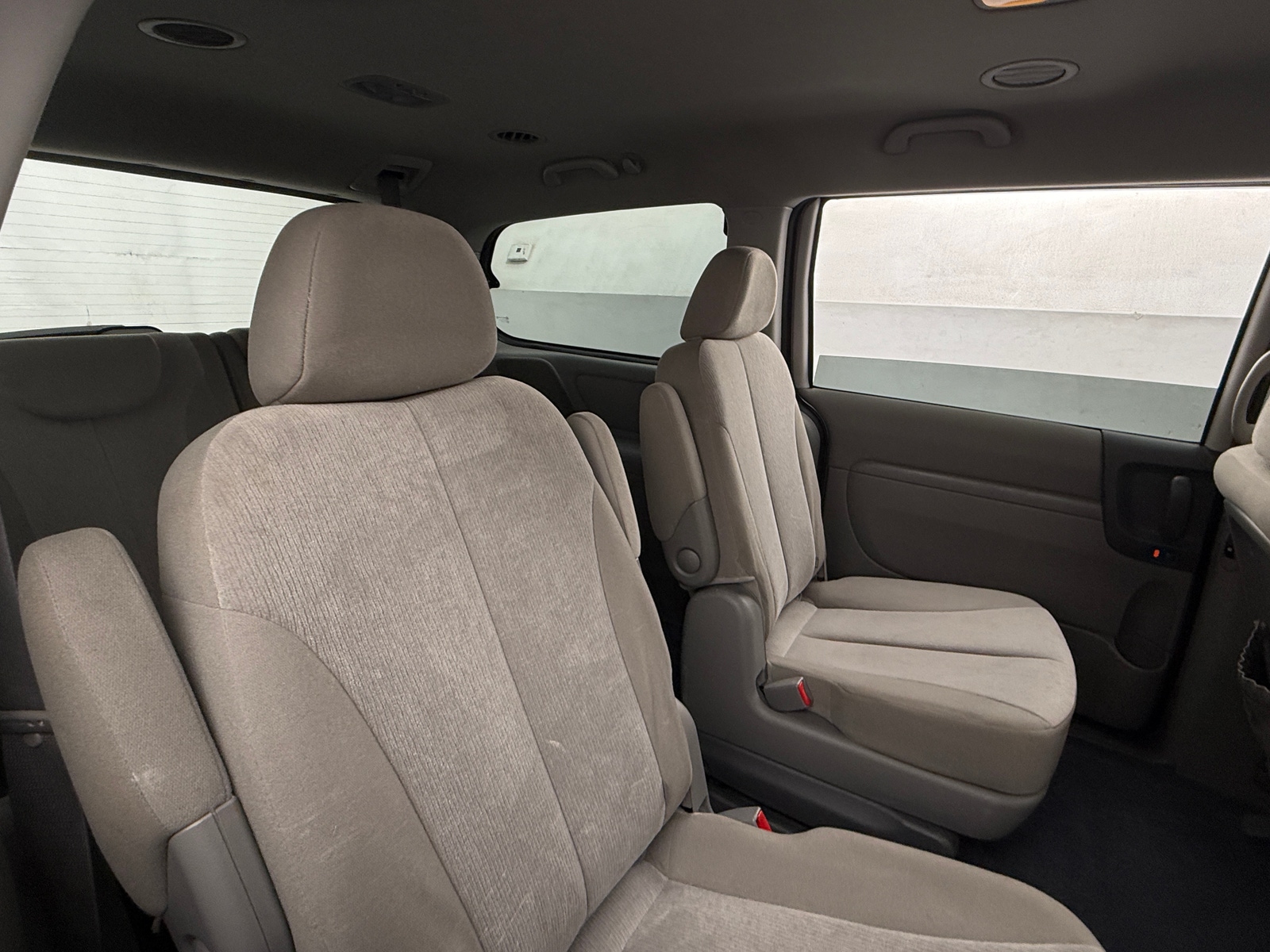 Thumbnail: 2011 Kia Sedona - 6