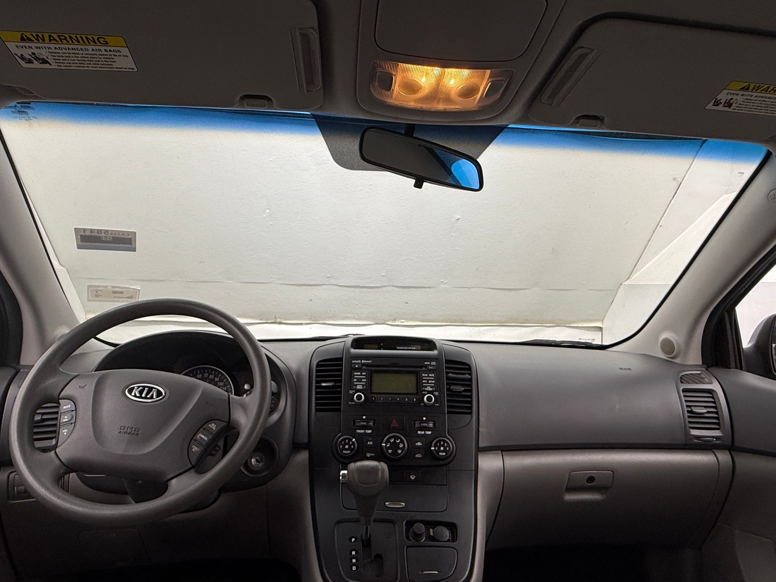 Thumbnail: 2011 Kia Sedona - 3