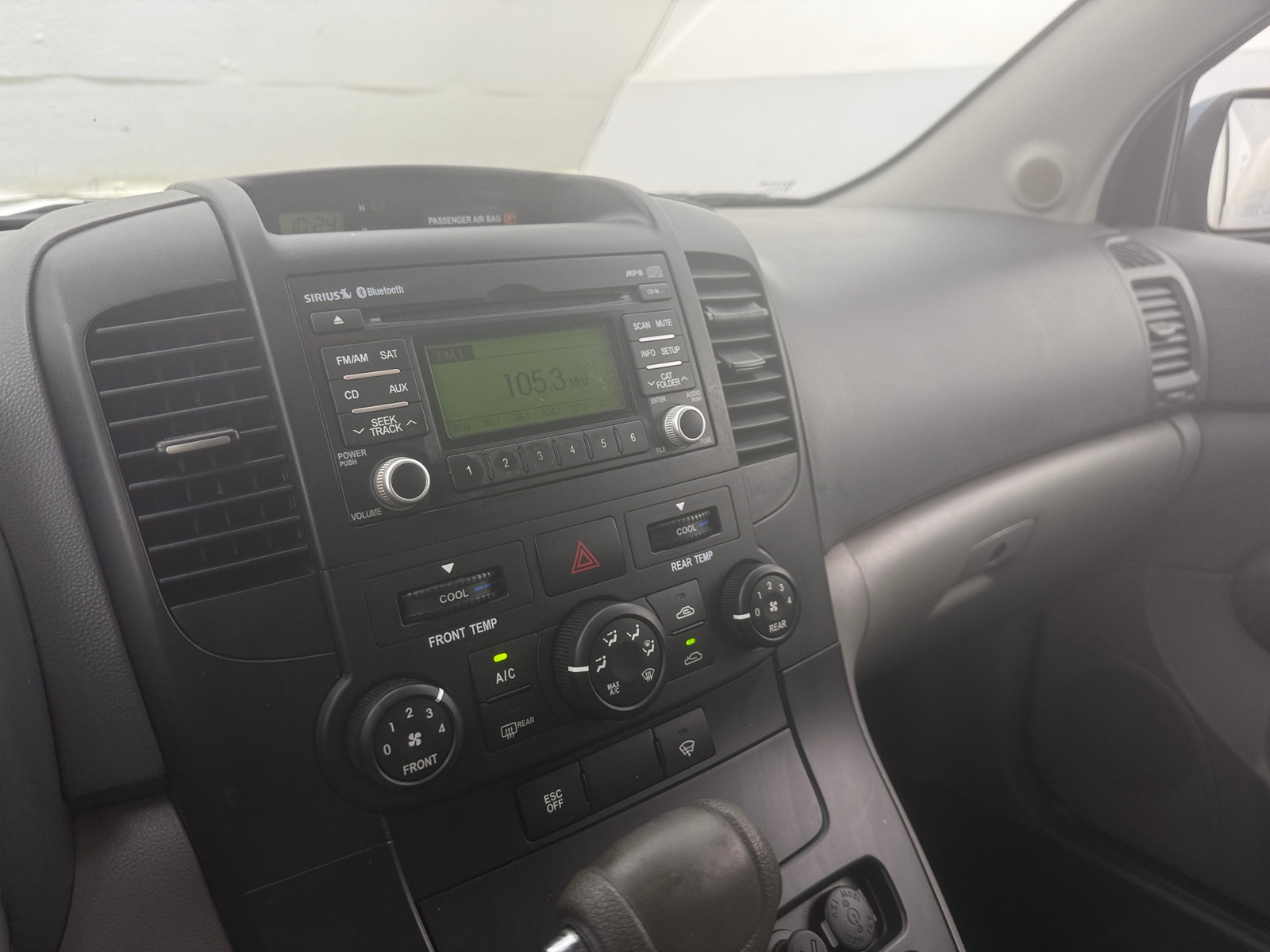 Thumbnail: 2011 Kia Sedona - 4