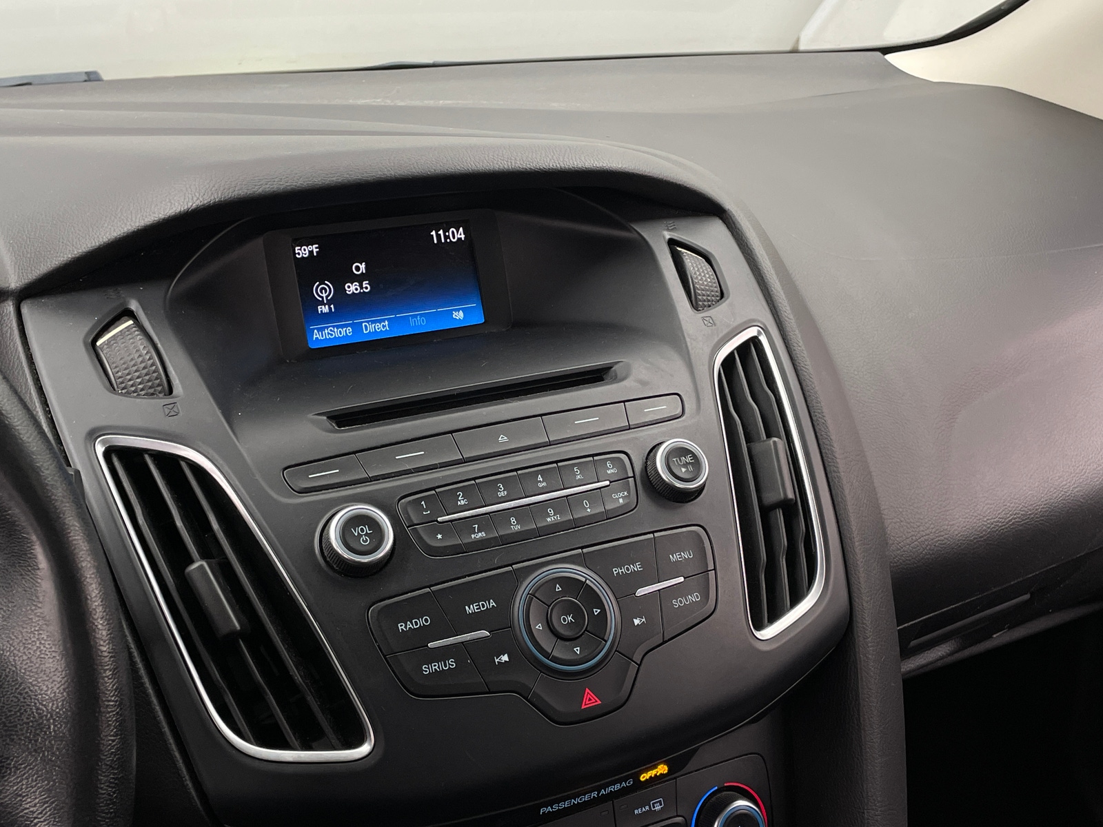 Thumbnail: 2015 Ford Focus - 4