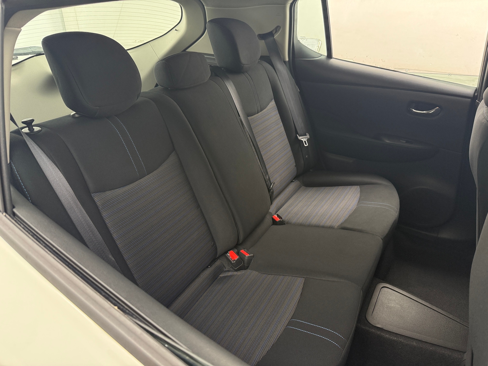 Thumbnail: 2022 Nissan Leaf - 6