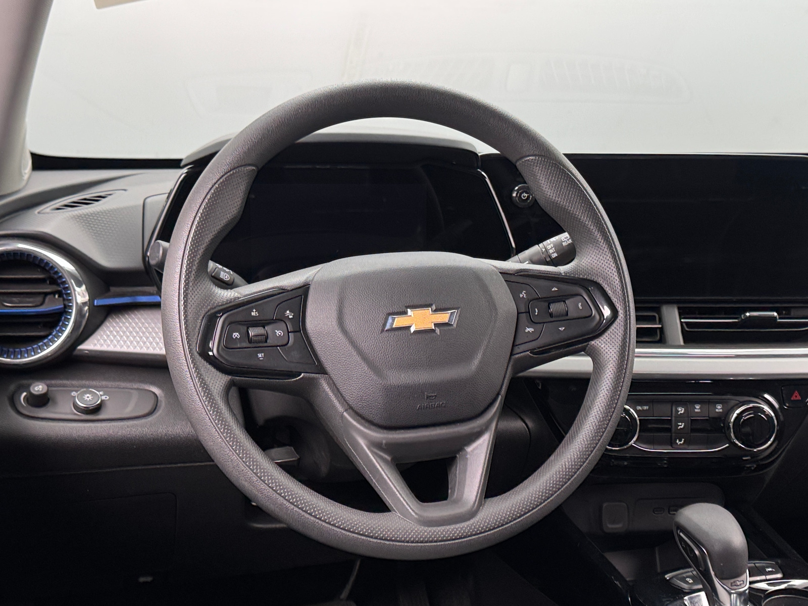 Thumbnail: 2025 Chevrolet Trax - 5