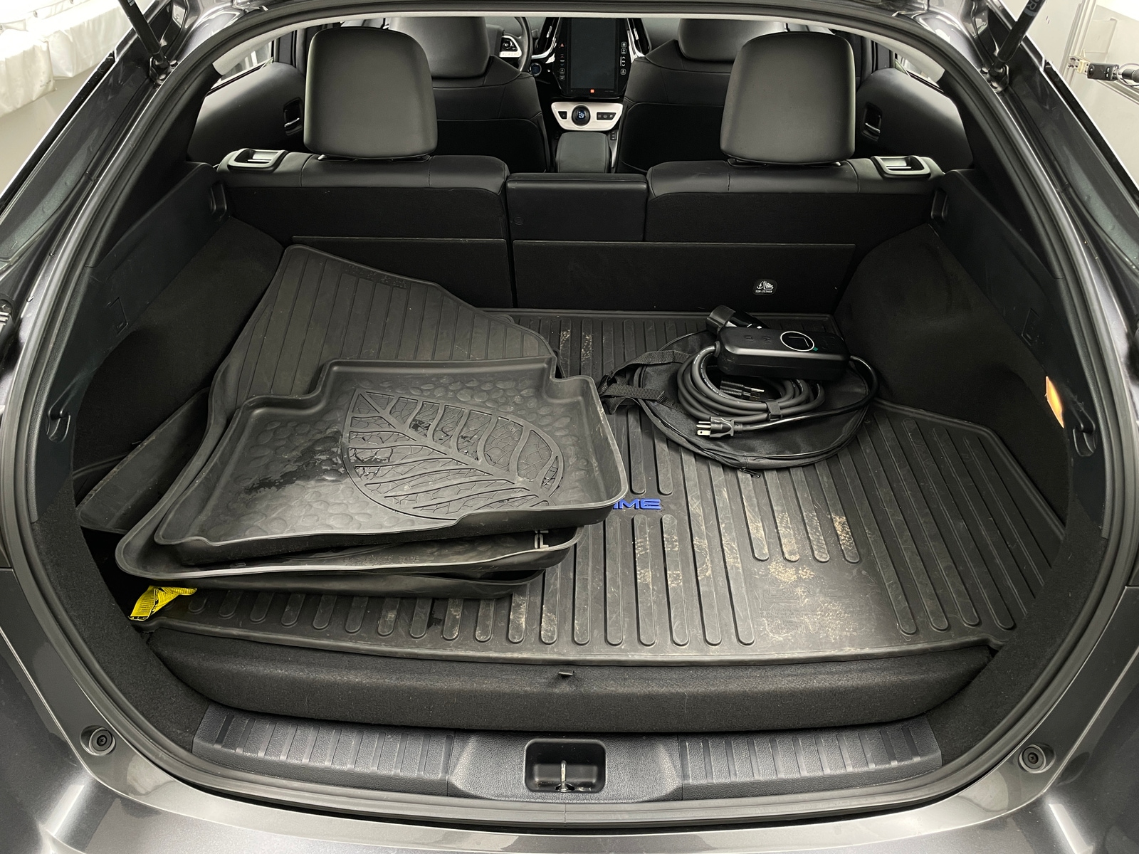 Thumbnail: 2017 Toyota Prius Prime - 6