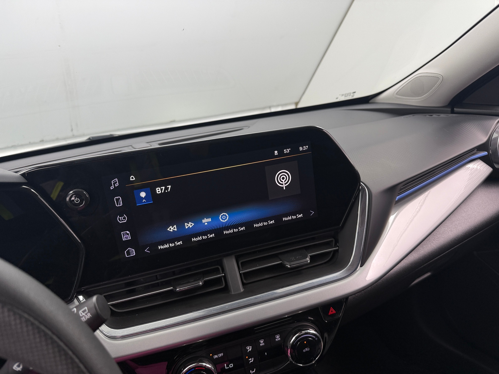 Thumbnail: 2025 Chevrolet Trax - 4