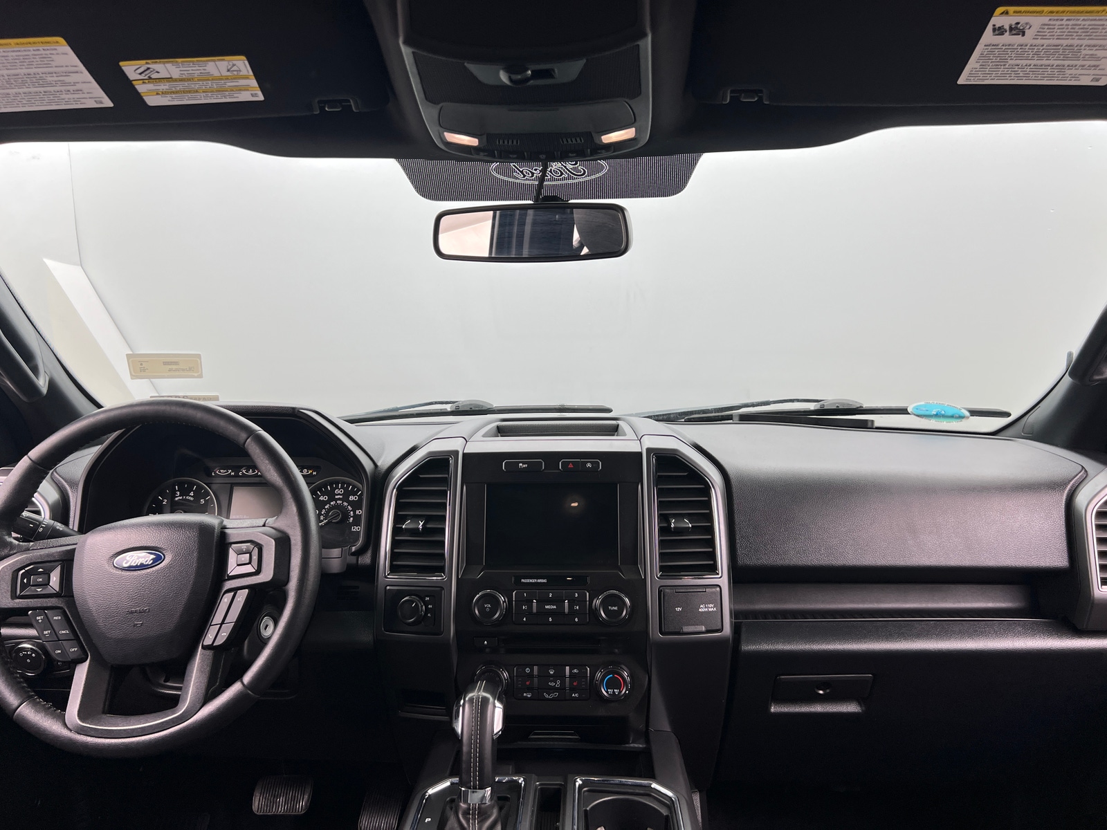 Thumbnail: 2018 Ford Econoline - 3