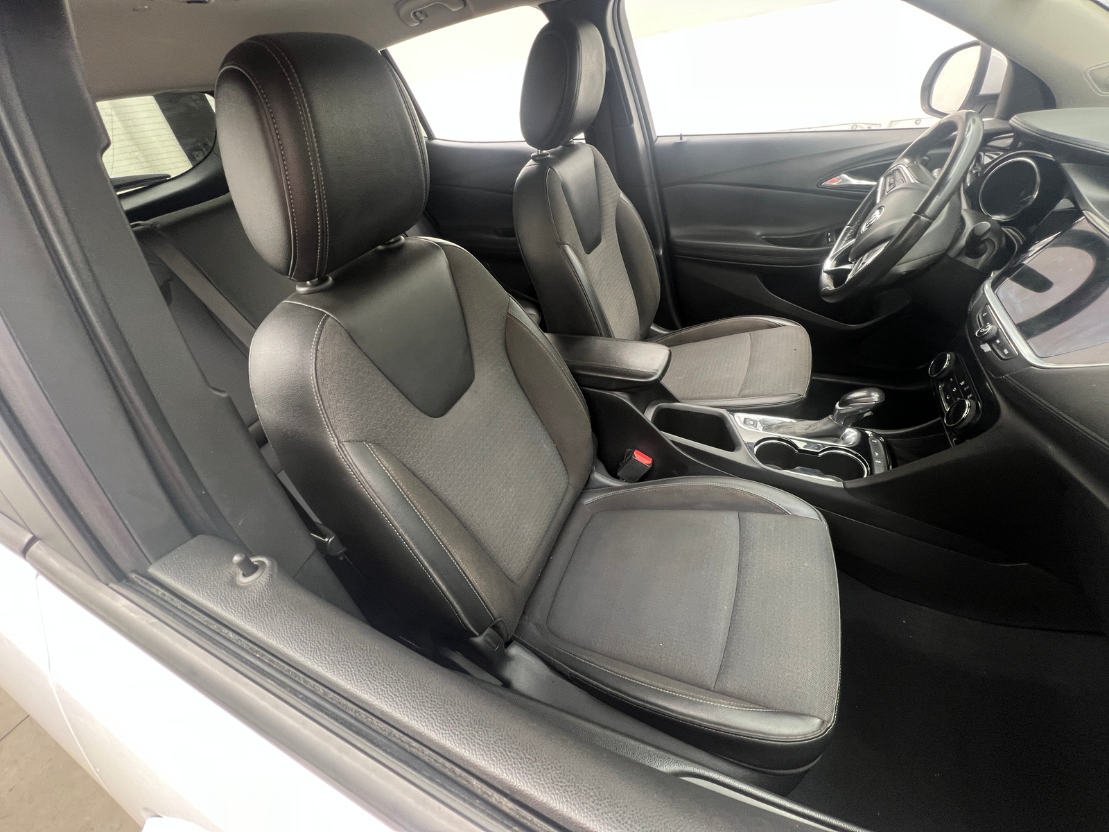 Thumbnail: 2020 Buick Encore GX - 2