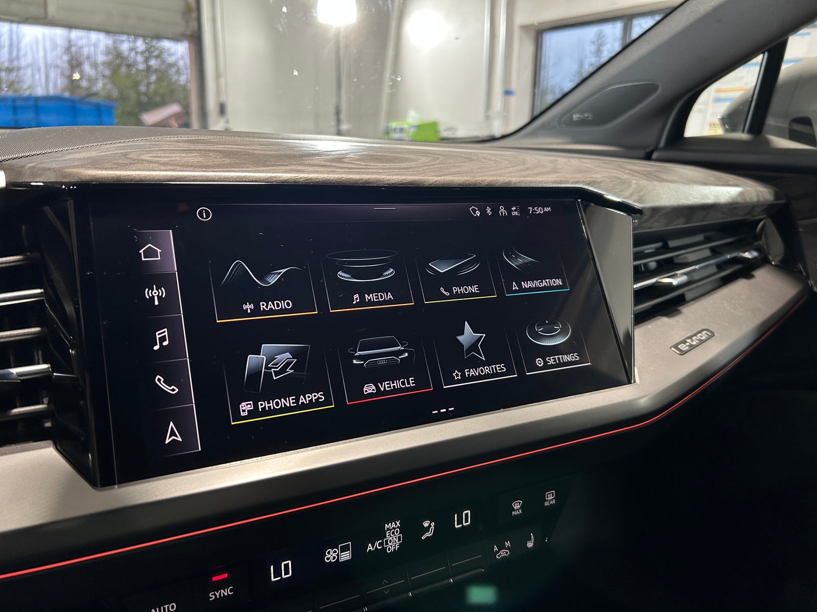 Thumbnail: 2023 Audi Q4 e-tron - 3