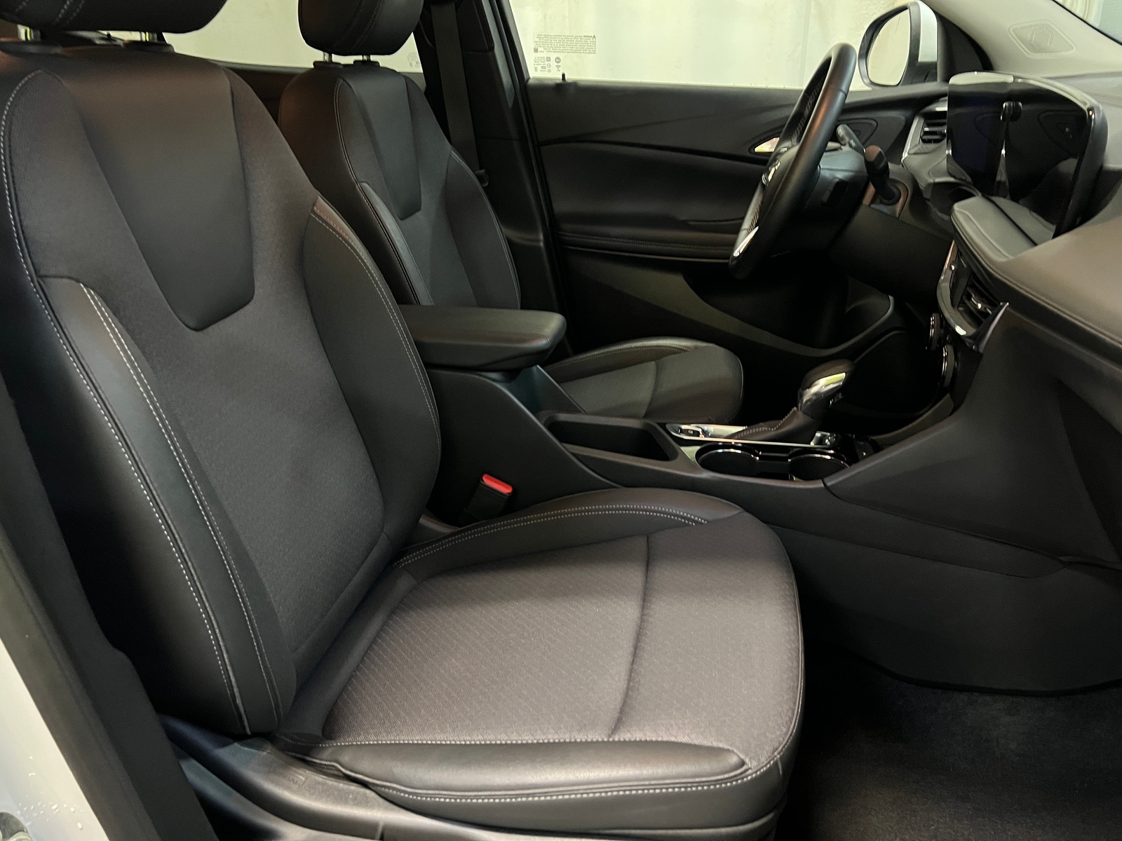 Thumbnail: 2025 Buick Encore GX - 2