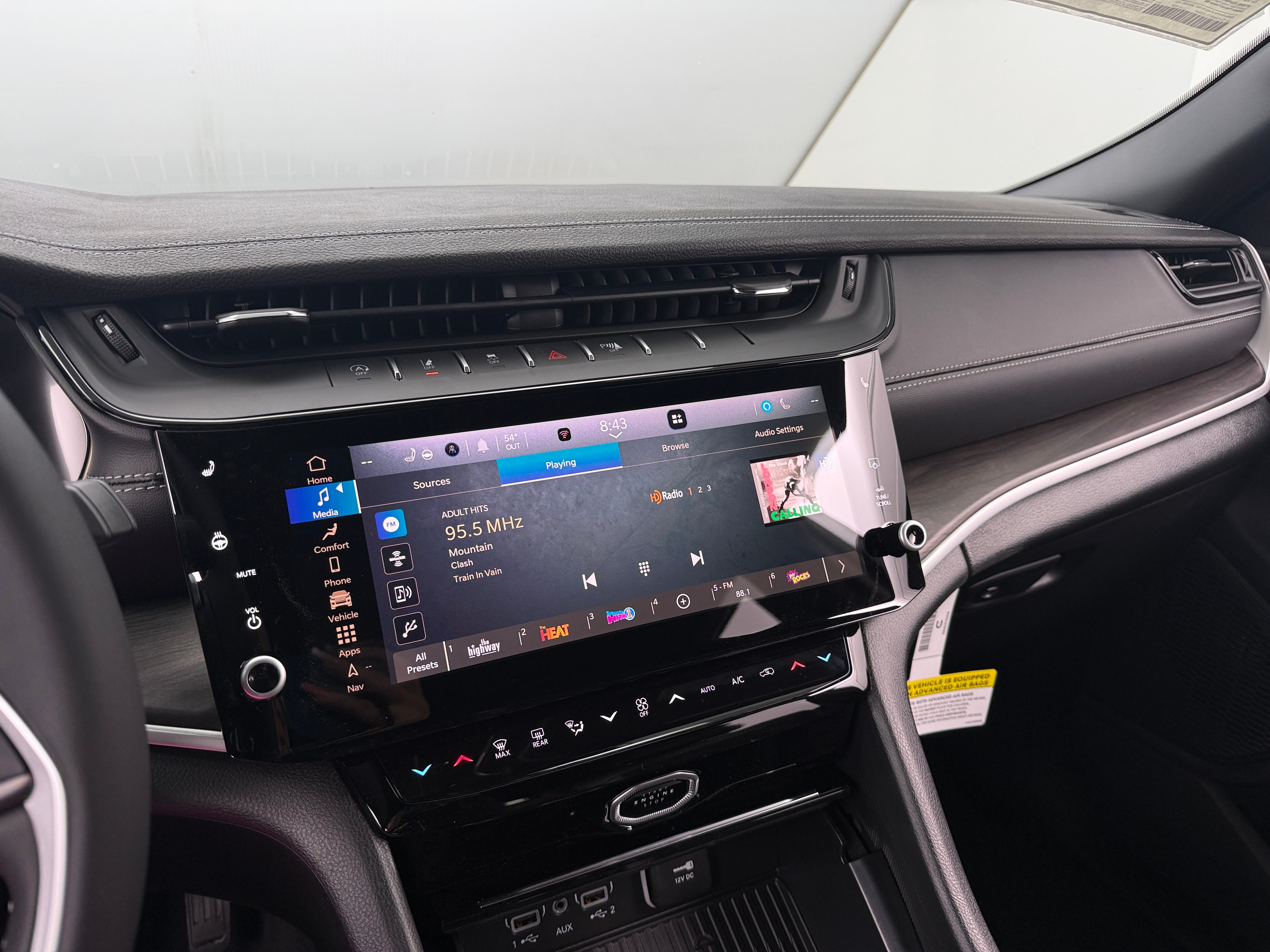 2026 Jeep Grand Cherokee Laredo - Photo 12