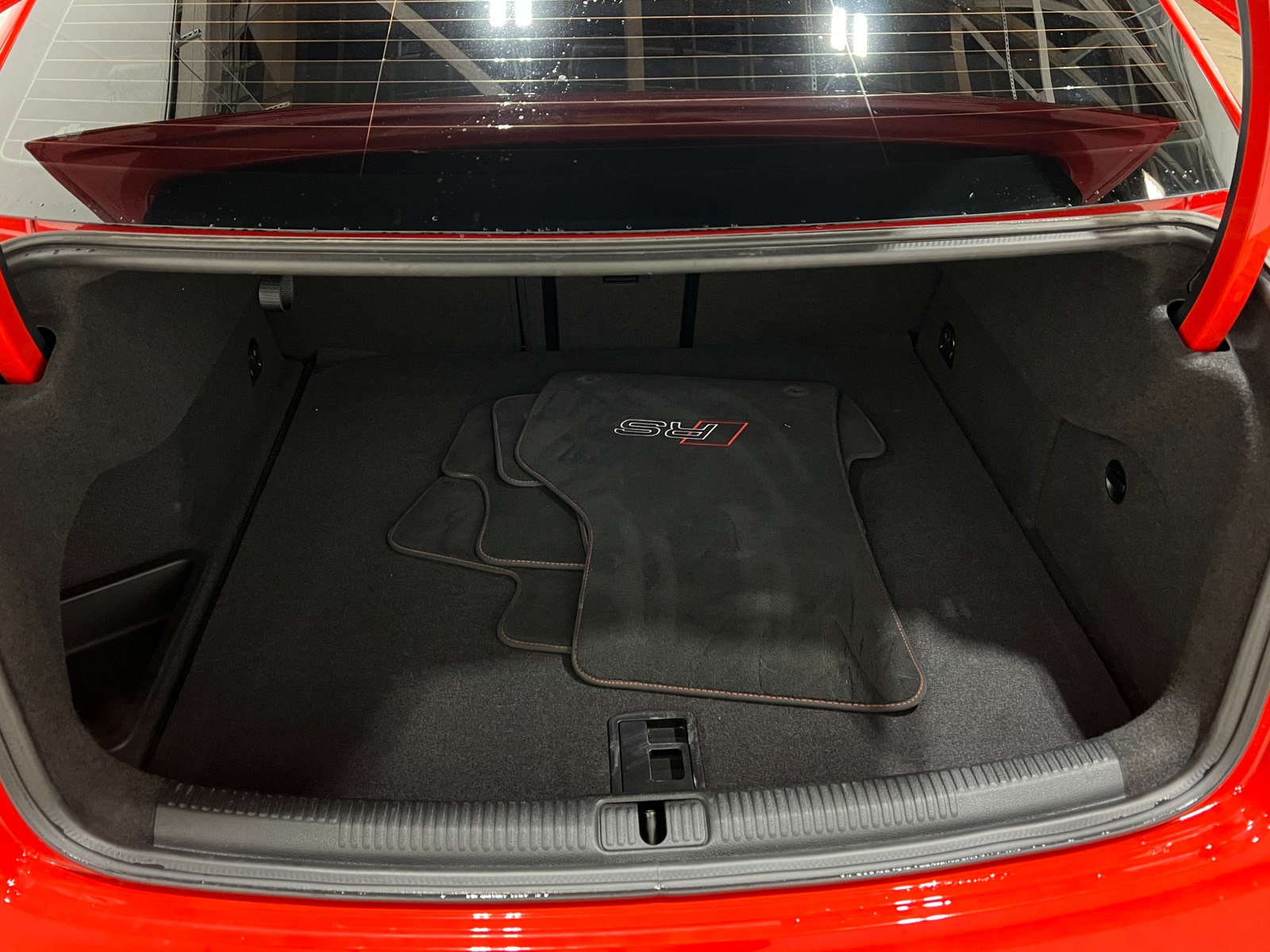 Thumbnail: 2018 Audi RS 3 - 6